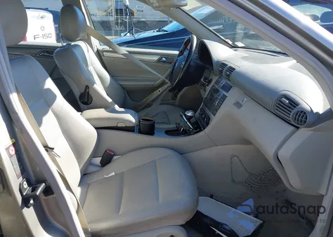 2005 Mercedes-Benz C 230 Kompressor Sport z USA, uszkodzony, nr VIN WDBRF40J85F641776